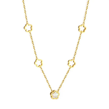Collier Laura