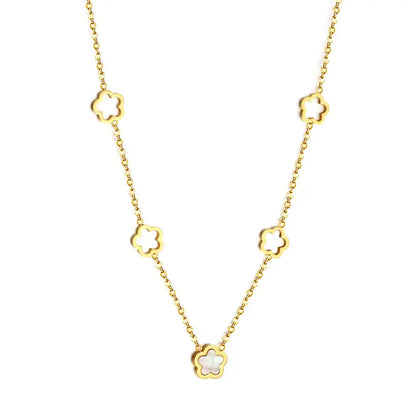 Collier Laura
